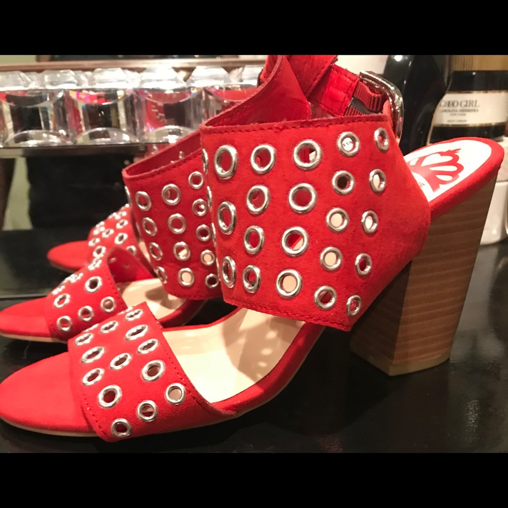 Red sandals - Picture 3 of 5